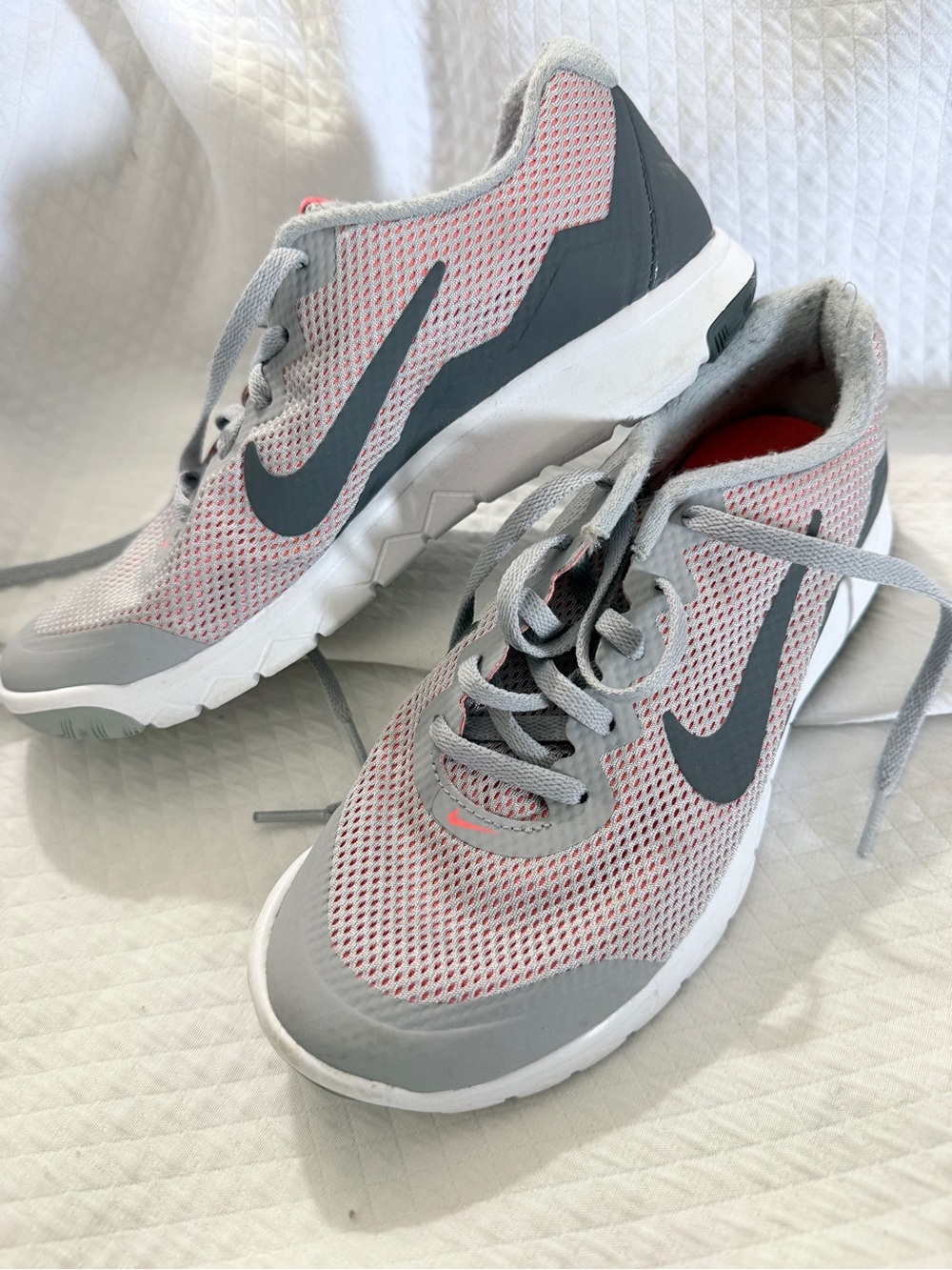 Nike Women's Grey and Pink Mesh Training Sneakers
